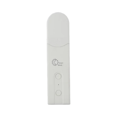 Biały pilot Smart Blinds